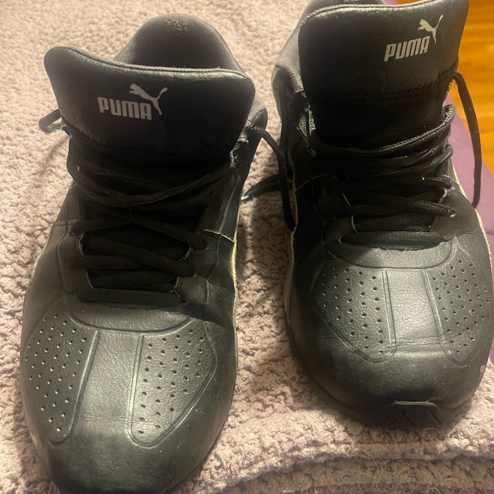 Puma Black Sneakers with Padded Ankle Support